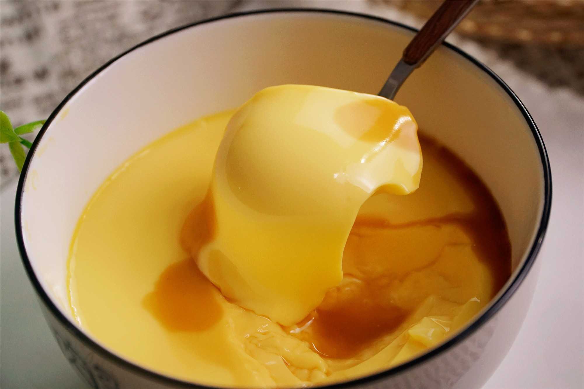 食品工業(yè)新寵：無(wú)氣泡雞蛋羹灌裝機(jī)，效率與品質(zhì)的雙重保障！