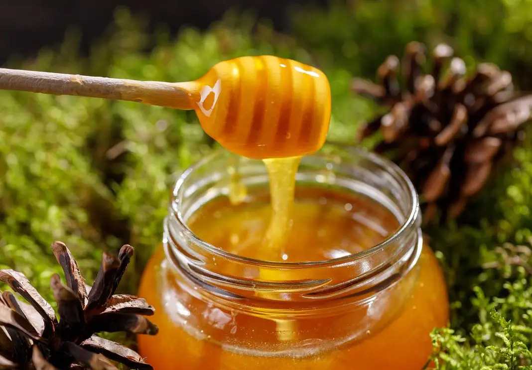 甜蜜革新，智造每一勺的優(yōu)雅：呂工機(jī)械編帶式勺裝包裝機(jī)，讓傳統(tǒng)美味煥發(fā)時(shí)尚活力