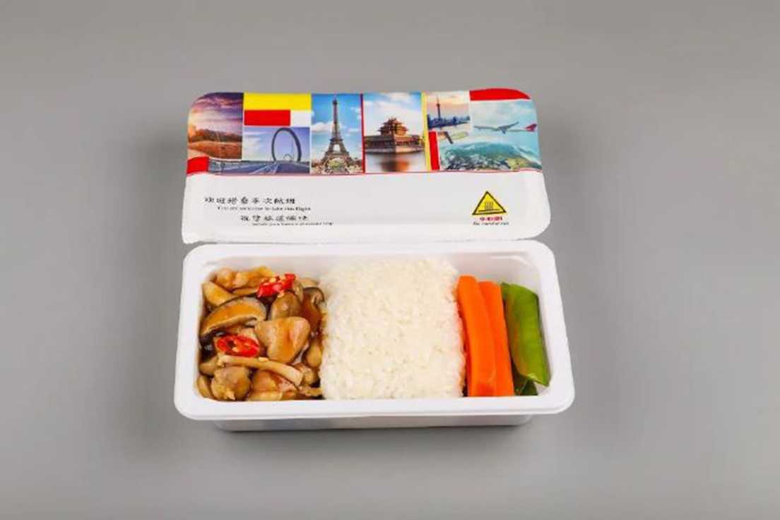 專業(yè)定制：呂工機(jī)械航空餐盒封口機(jī)，賦能中央廚房自動(dòng)化升級(jí)