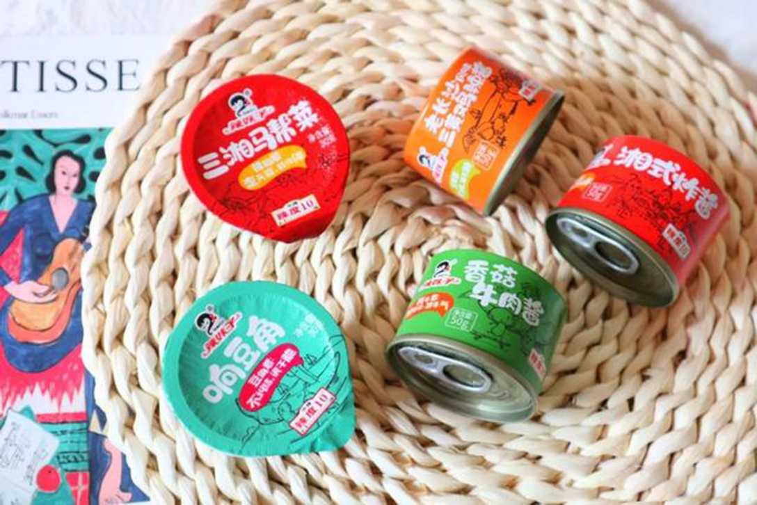 從0到整線交付，呂工機(jī)械為調(diào)味品企業(yè)定制全自動(dòng)醬料包裝產(chǎn)線