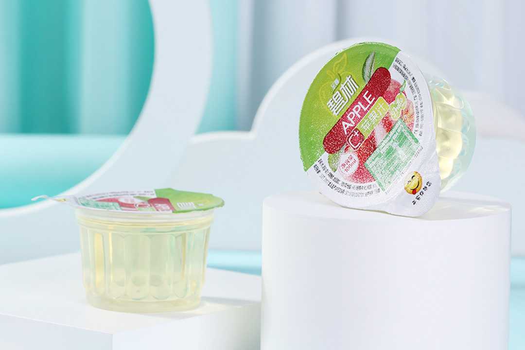 呂工機(jī)械全自動(dòng)杯裝飲用水灌裝封口機(jī)，定制您的高端包裝未來(lái)