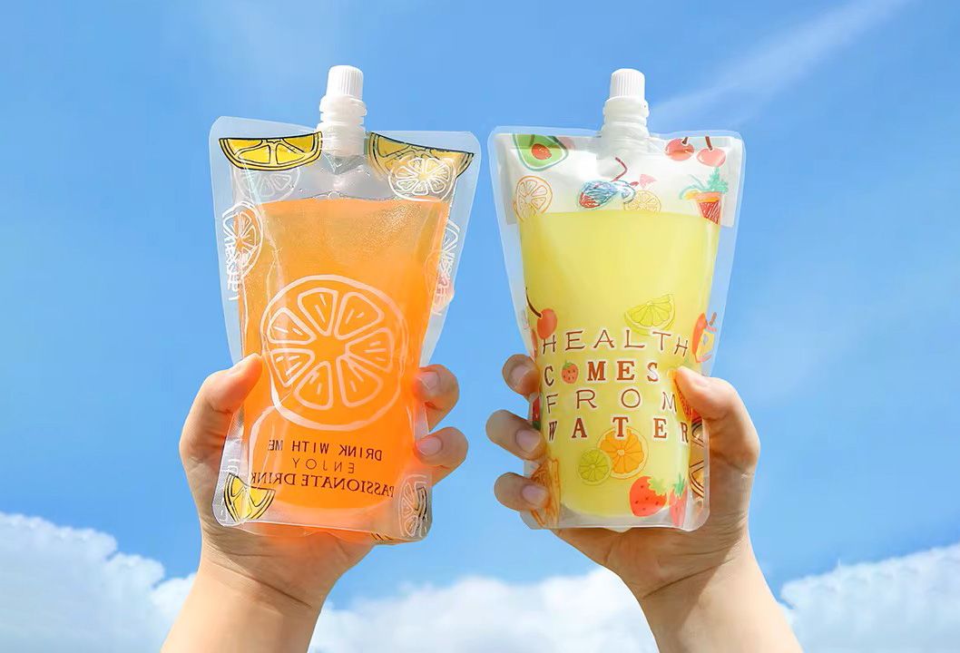 1775894777886338.jpg 吸嘴袋果汁01.jpg